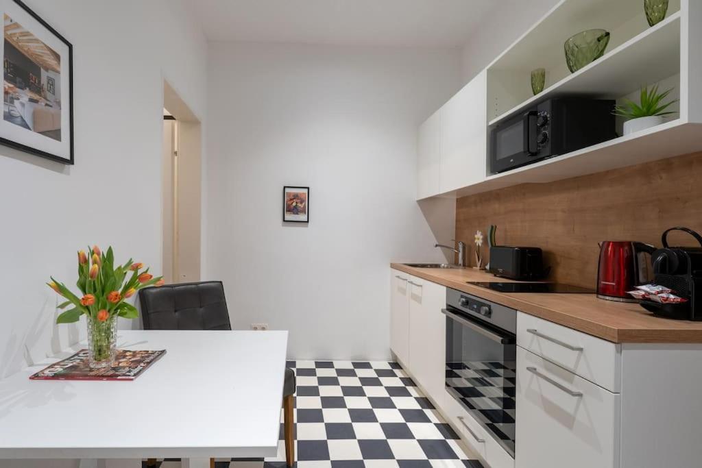Practical 1Br Flat By Center By Hm Lejlighed Wien Eksteriør billede